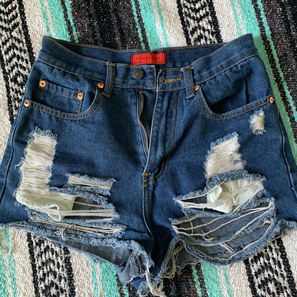 signature 8 shorts